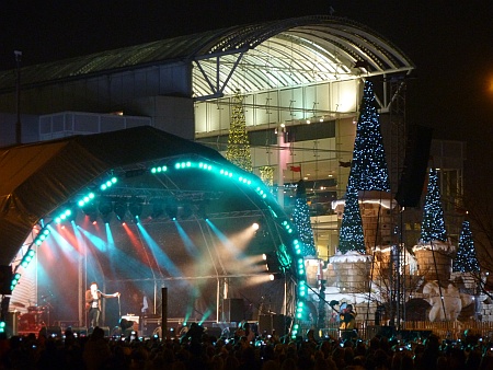 Olly Murs switches on the Christmas lights at The Mall